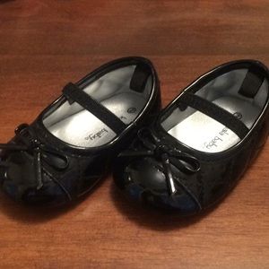 Super cute. Size 2 infant quilted pattern shoe.EUC